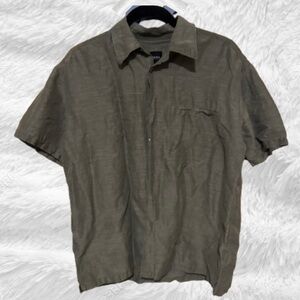 Men’s Hugo Boss button down shirt, size Large, green